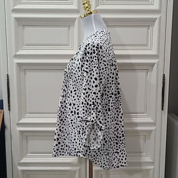 NY Collection. Women's Black and White Polka Dot Blouse Size Medium. - Picture 4 of 5